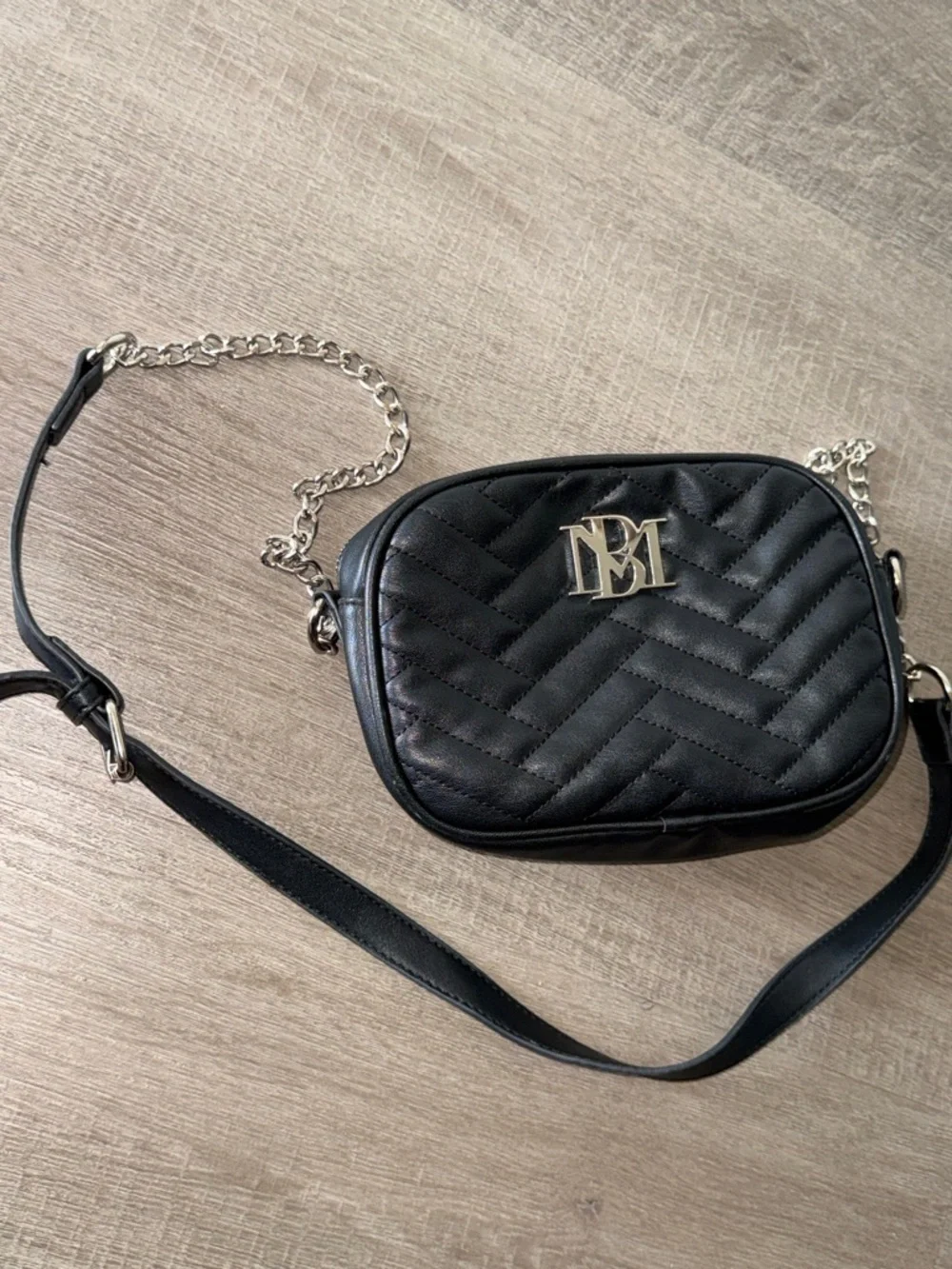 Badgley Mischka Black Quilted Chevron Camera Bag
